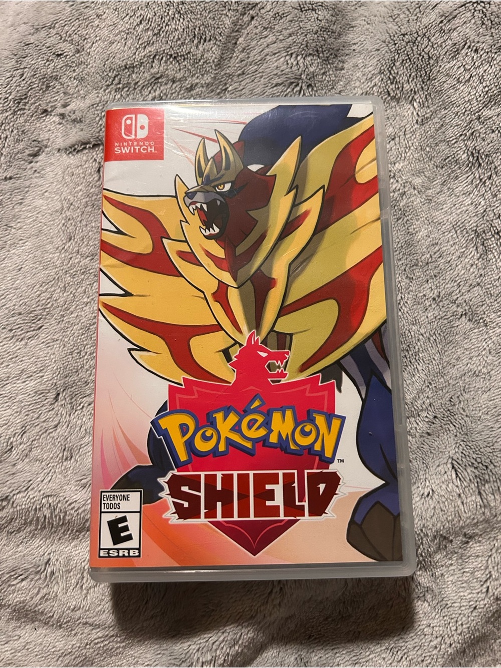 Nintendo Switch Pokémon Shield - Yellow/Red/Blue
